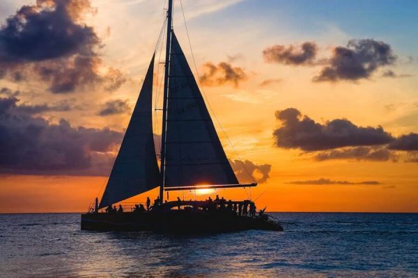 sunset-sailing-cancun-900x600
